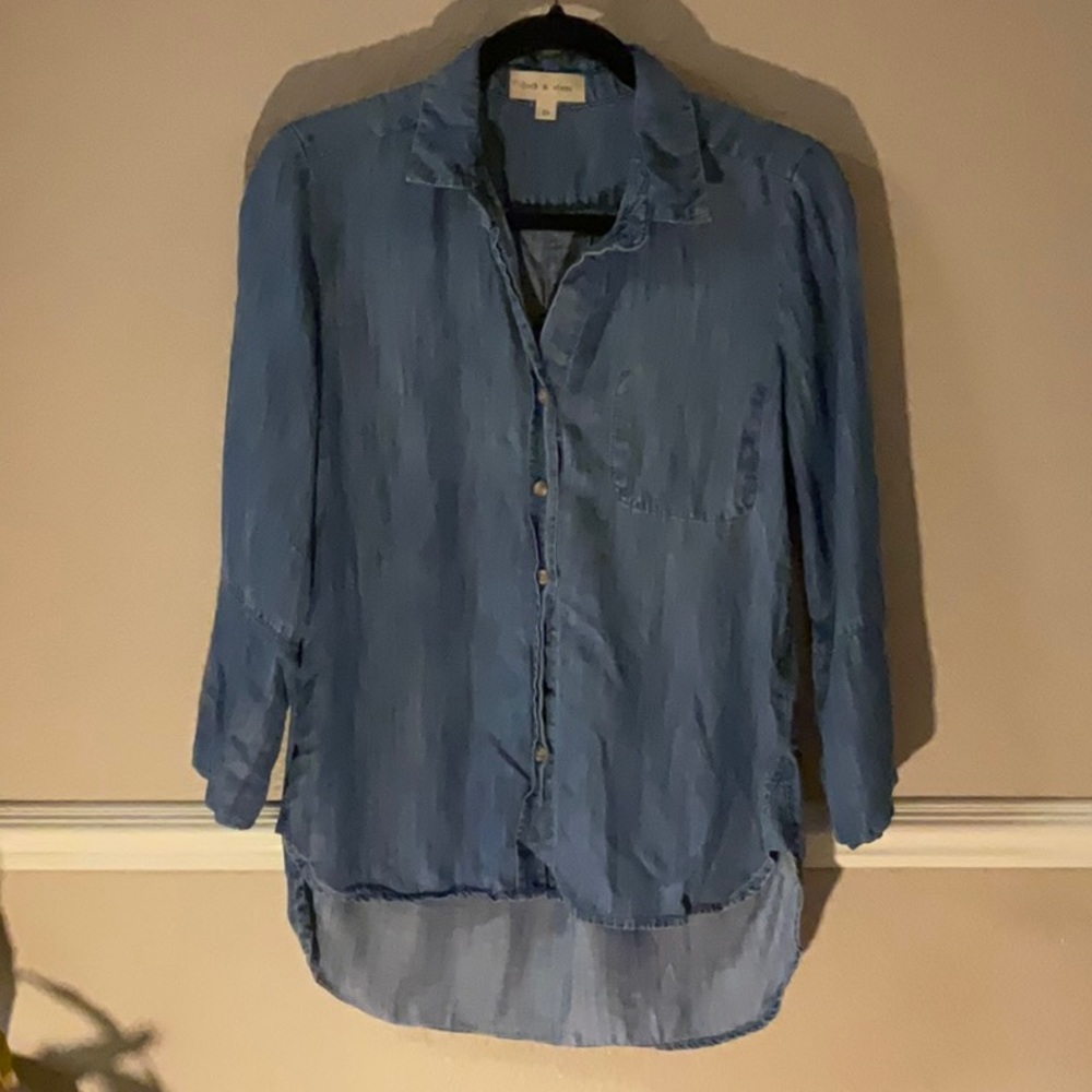 Anthropology Cloth & Stone Chambray Button Down. Size XS